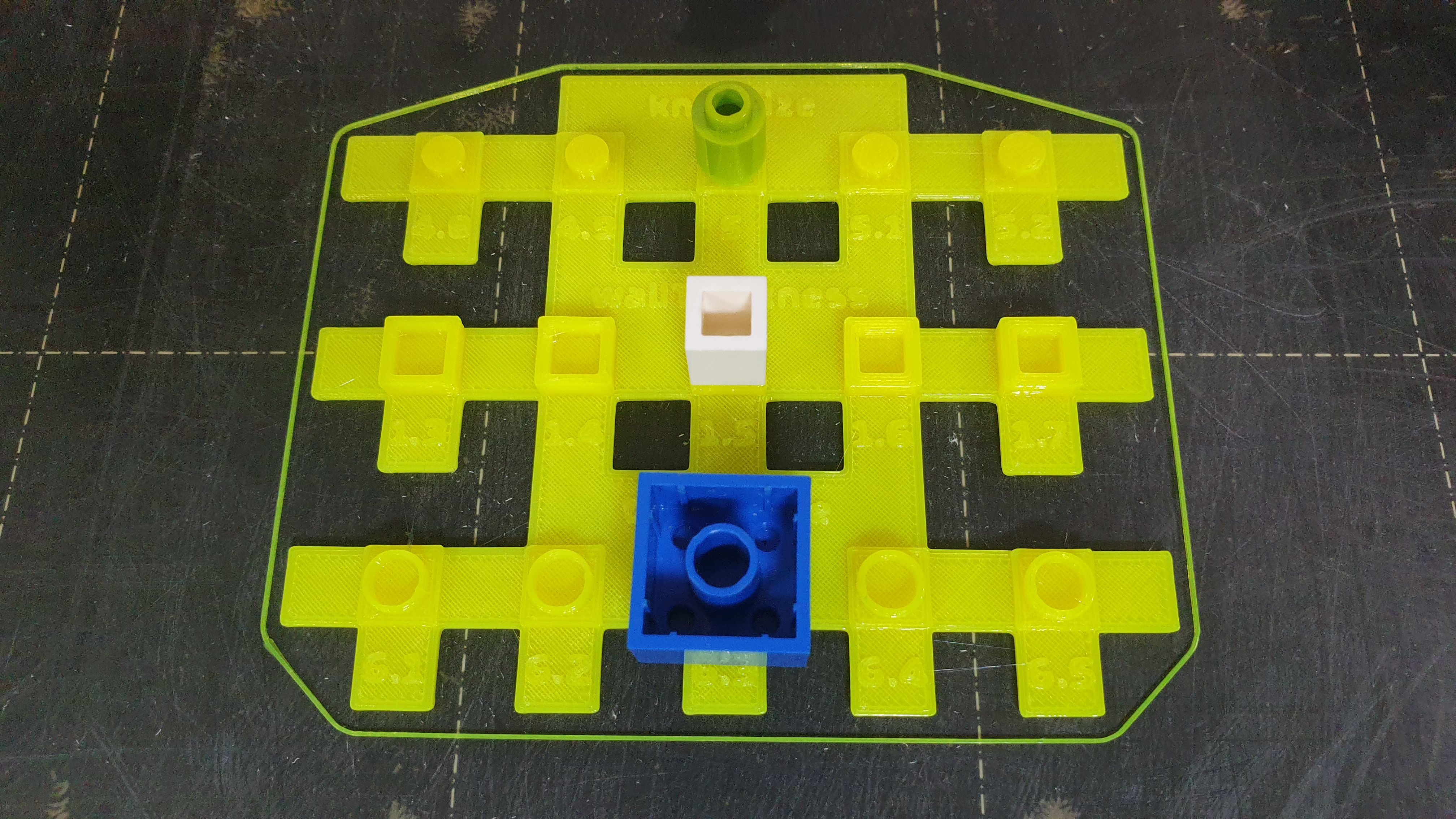 3D printed Calibration Tool for calibrating MachineBlocks LEGO® compatible STL Generator